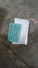 Plastic Round Reusable Ice Cube Ice Ball Mold / Lolli Candy Maker 33 Moulds (16.5×10 Cm / 1 Pc)