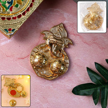 Tilak Holder